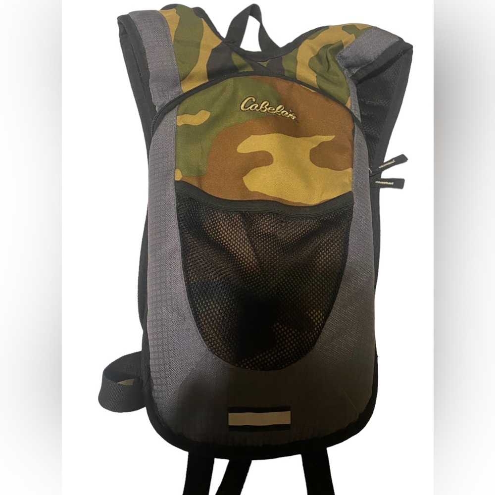 Cabelas Hydration Pack Hiking Water Backpack 2 Liter No Bladder Camo Gray